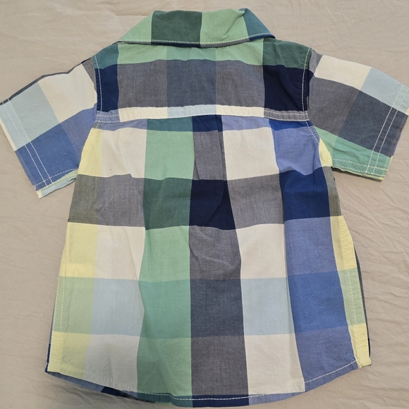Carter's 12m button up - Picture 2 of 3